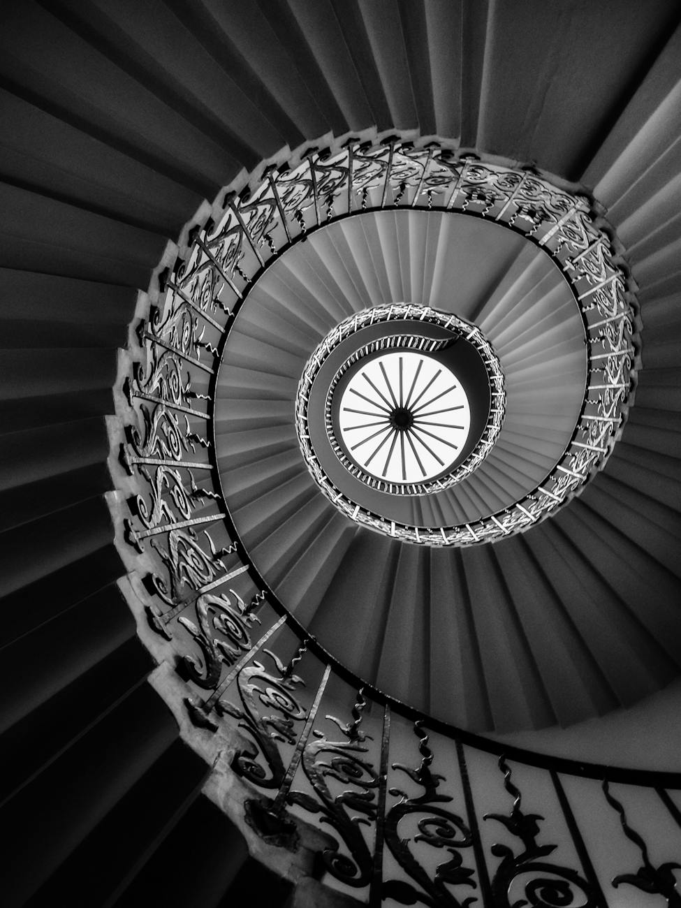 tulip twirl the architectural delight of this wonderful staircase mesmerised me quite popular in the list of travellers to london therefore it was awfully difficult for me to find the